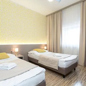 Guest house Akat ***